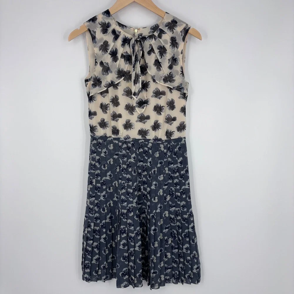 Tory Burch Cecilia Floral Pleated Dress Sz 2 Blue Cream A-Line Bow‎ Neck Chiffon